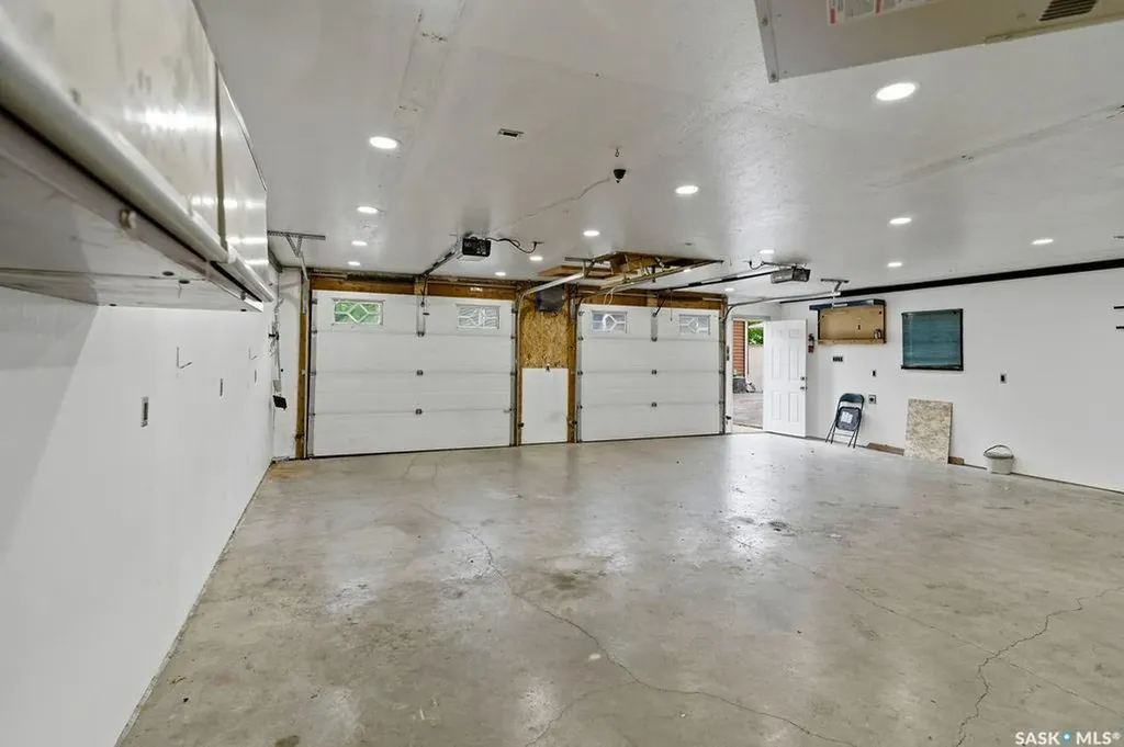 166 Halifax Street N Regina SK S4R 0R5