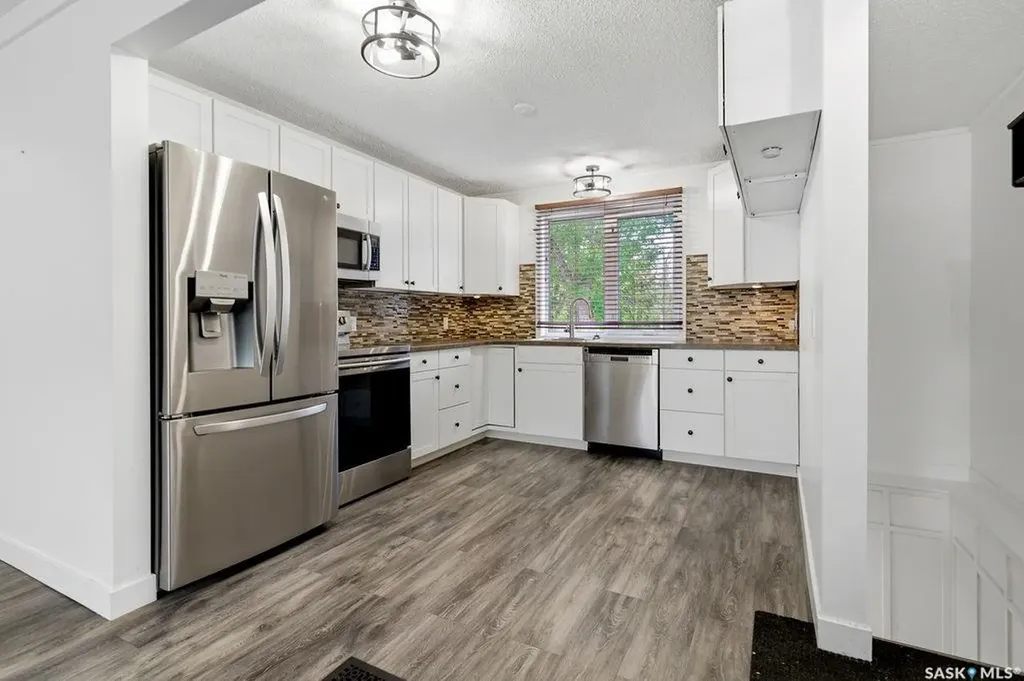166 Halifax Street N Regina SK S4R 0R5