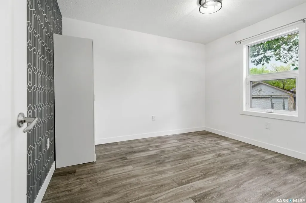 166 Halifax Street N Regina SK S4R 0R5
