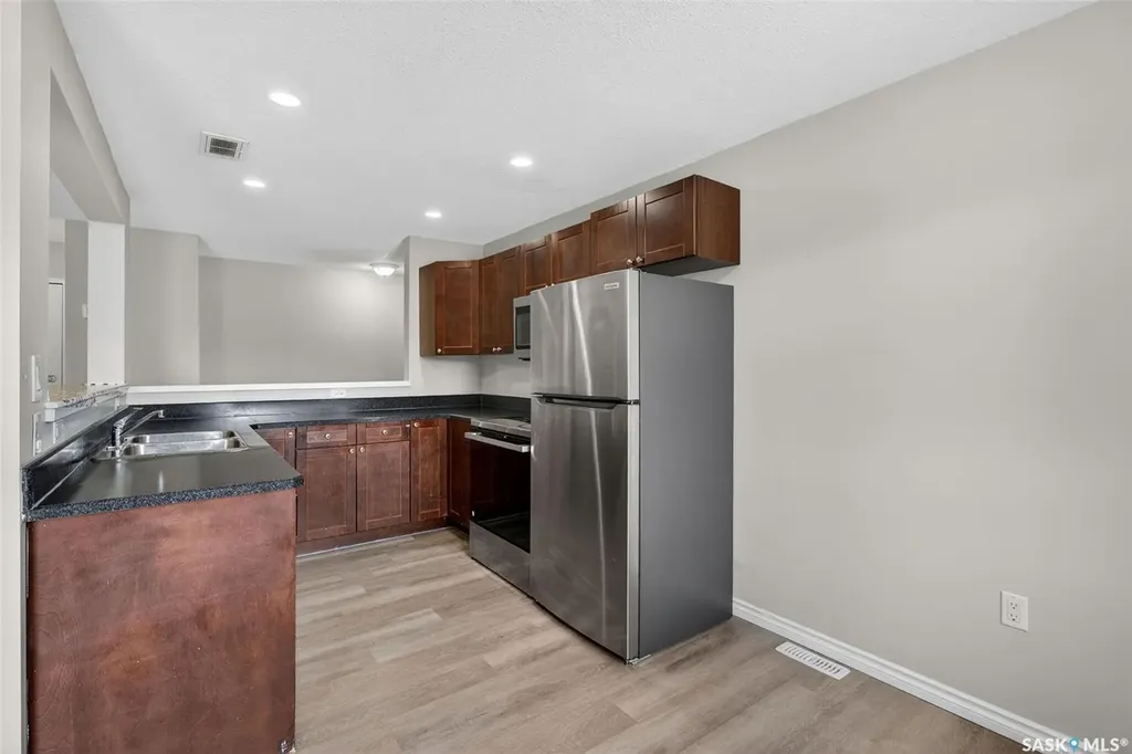 515 28th Street E Prince Albert SK S6V 1X8
