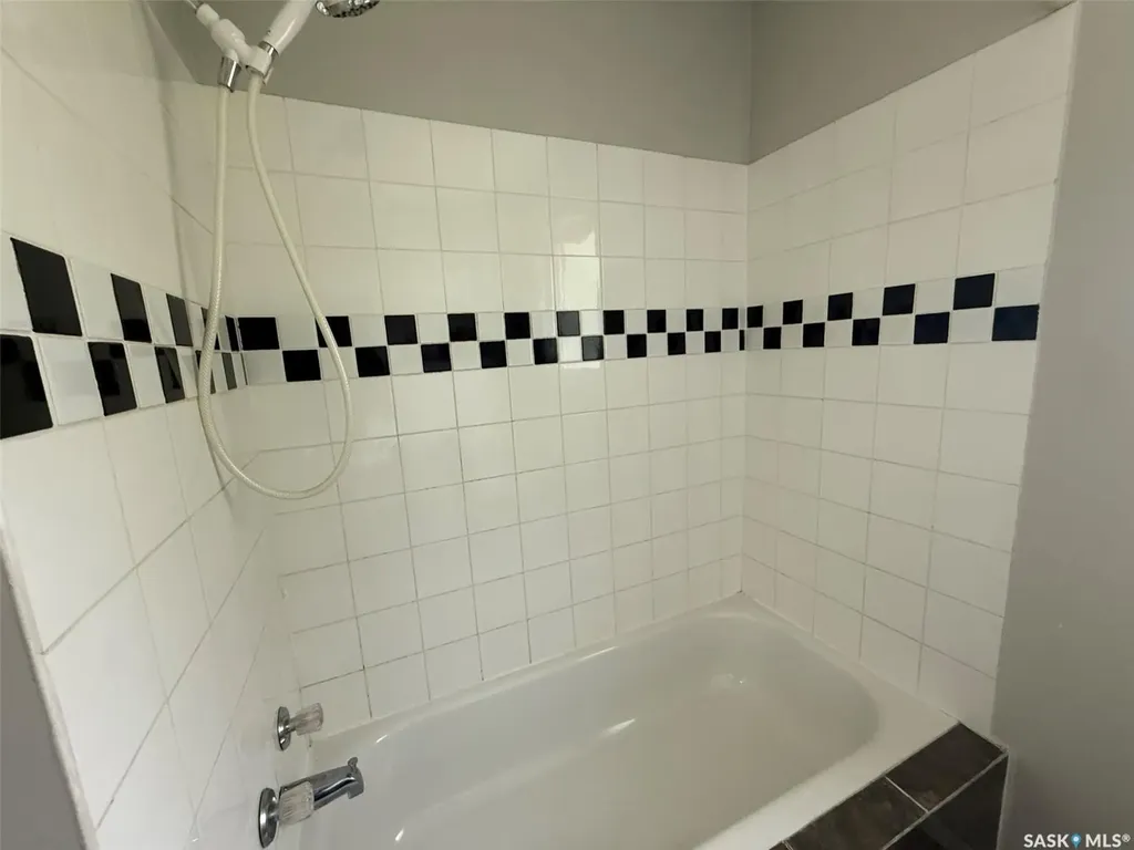 8912 Deans Crescent North Battleford SK S9A 3H7