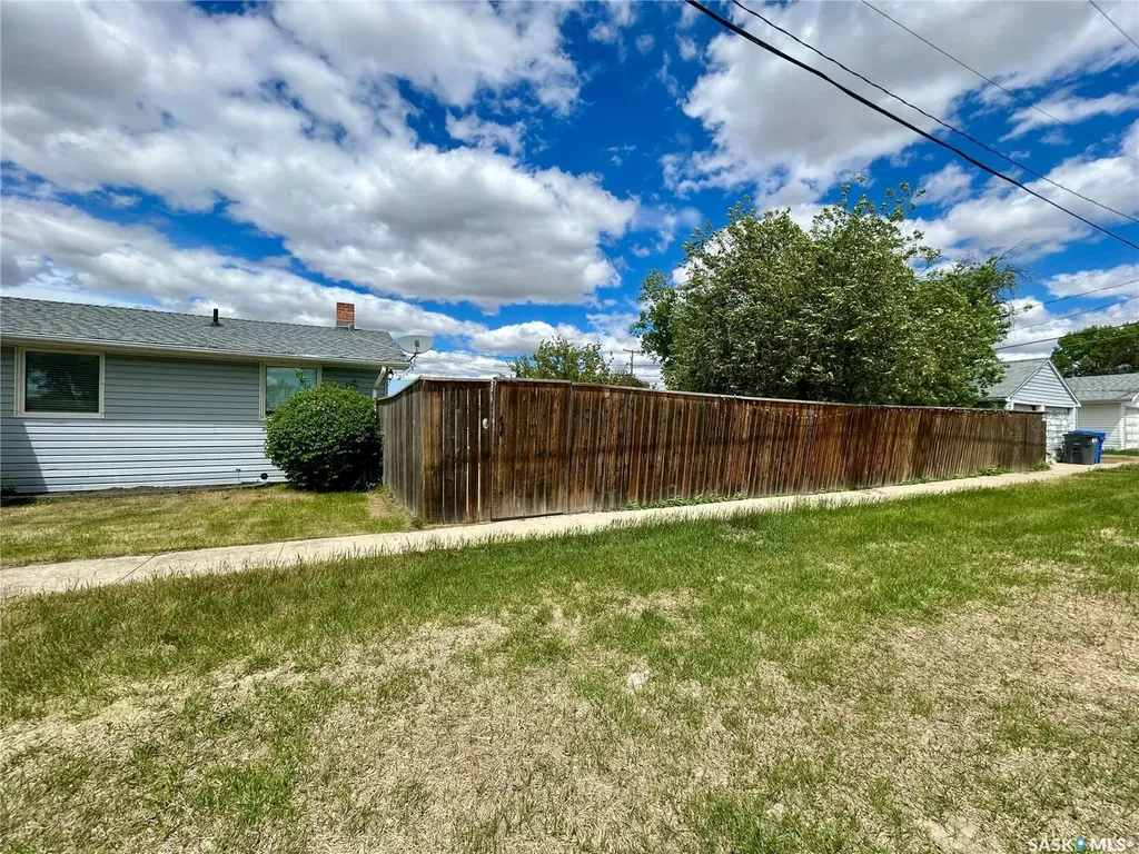 300 Main Street Lang SK S0G 2W0