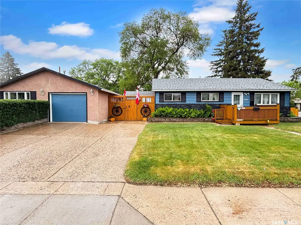 714 S Avenue N Saskatoon SK S7L 3A3