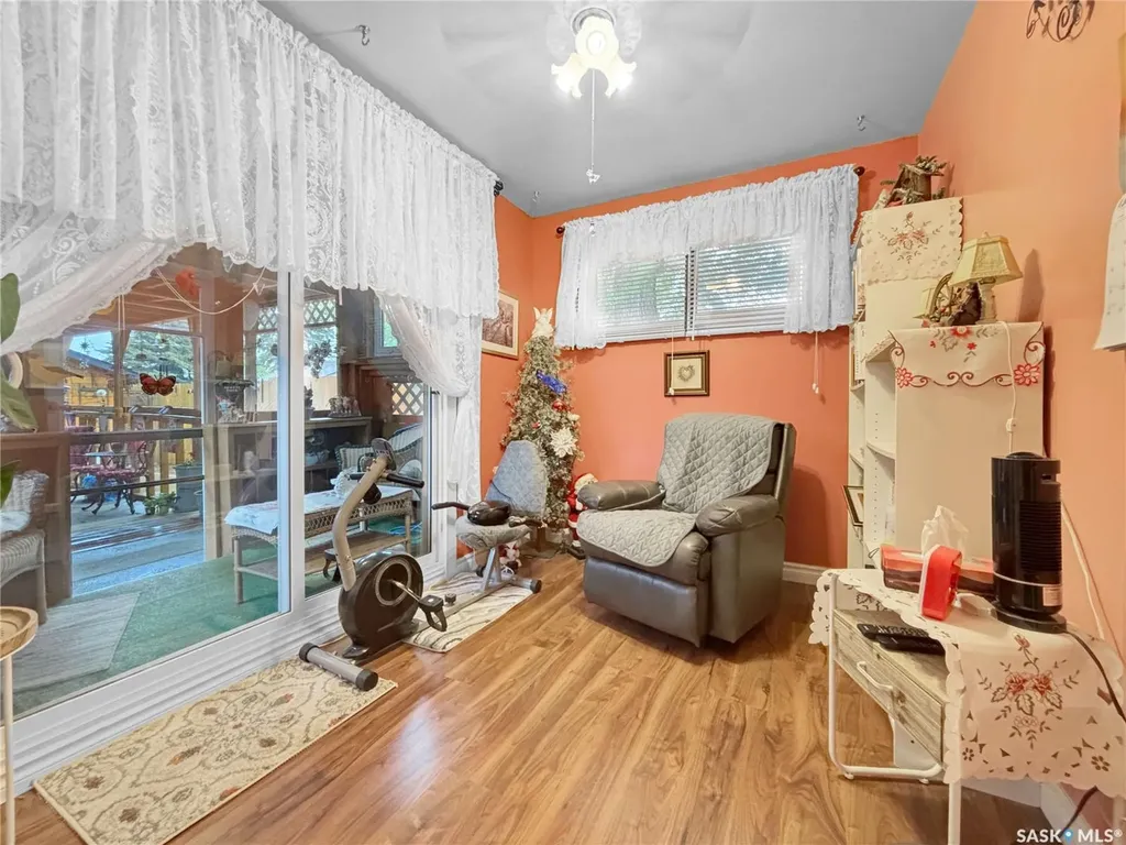 714 S Avenue N Saskatoon SK S7L 3A3