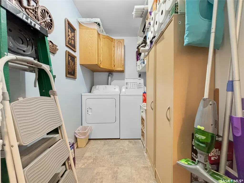 714 S Avenue N Saskatoon SK S7L 3A3