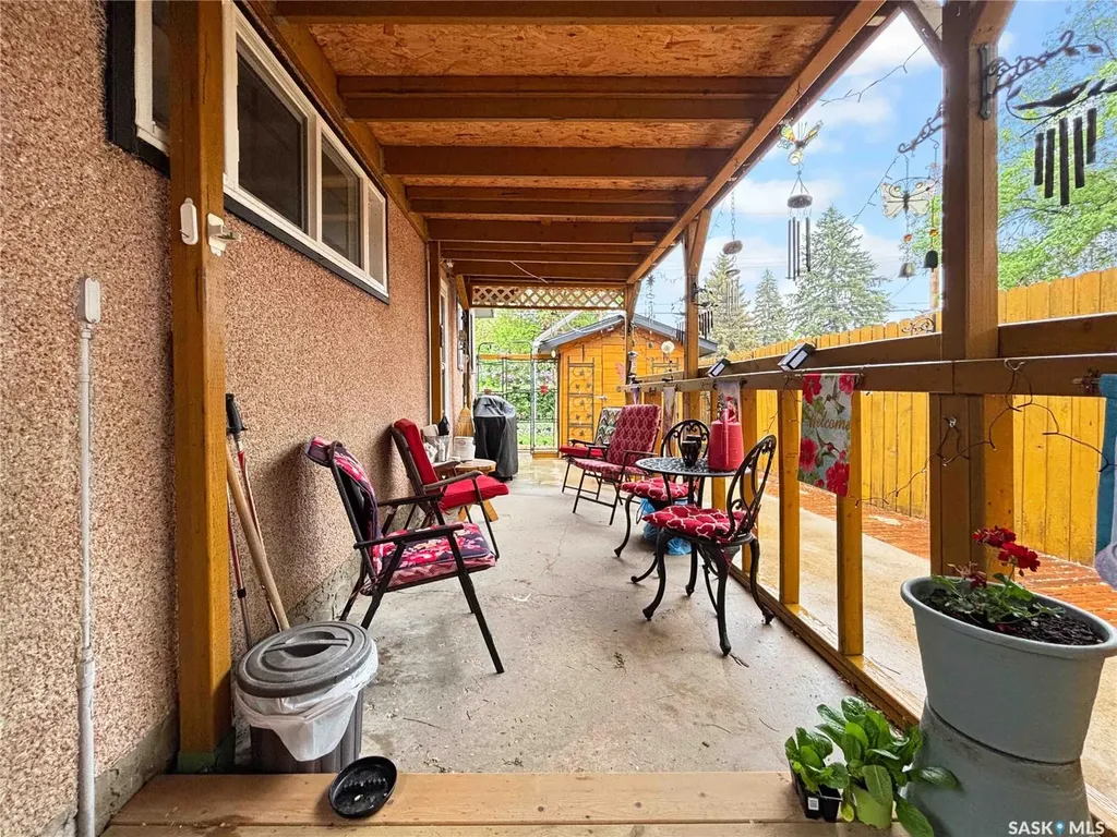 714 S Avenue N Saskatoon SK S7L 3A3