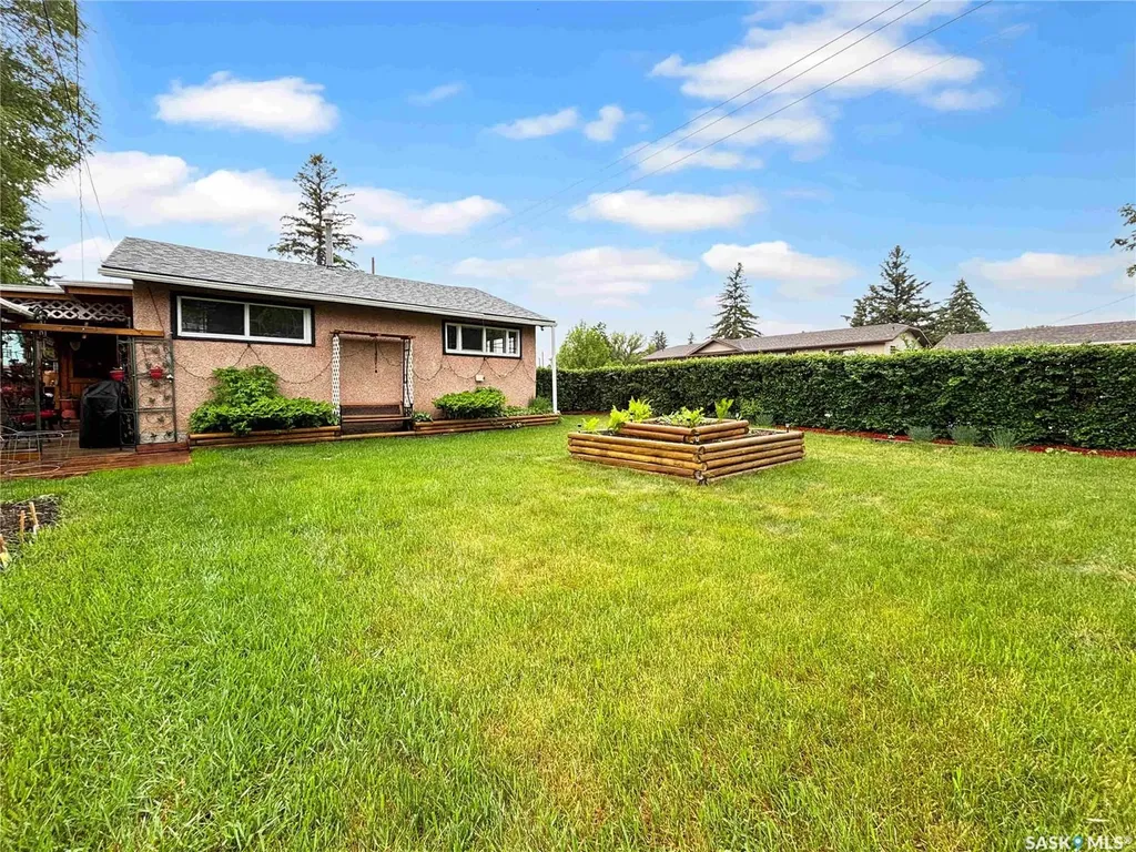 714 S Avenue N Saskatoon SK S7L 3A3