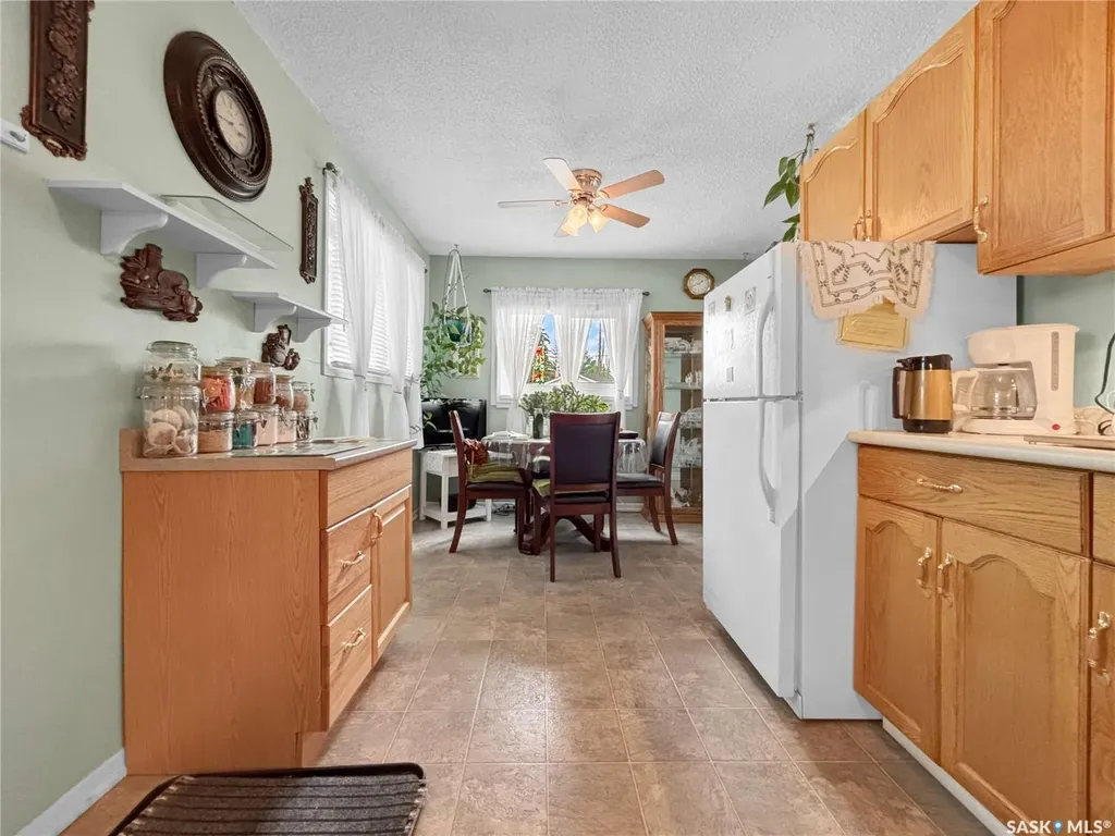 714 S Avenue N Saskatoon SK S7L 3A3