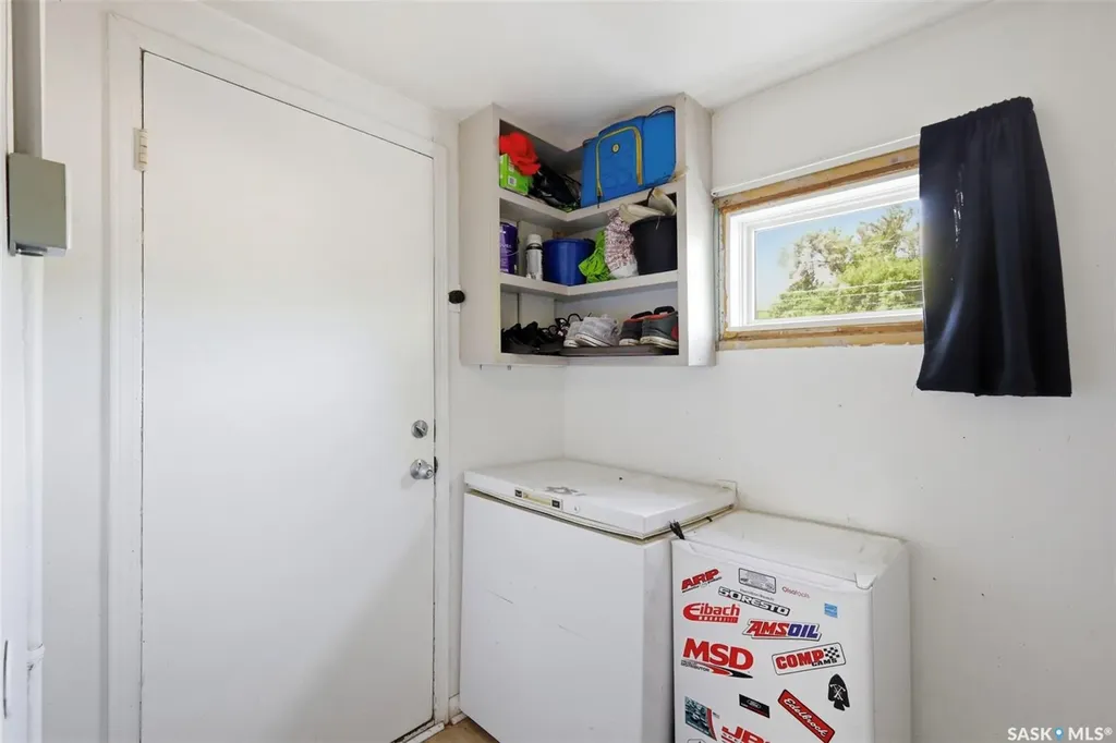921 H Avenue N Saskatoon SK S7L 2C4