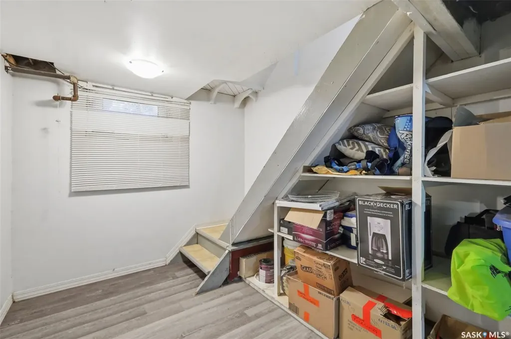 921 H Avenue N Saskatoon SK S7L 2C4