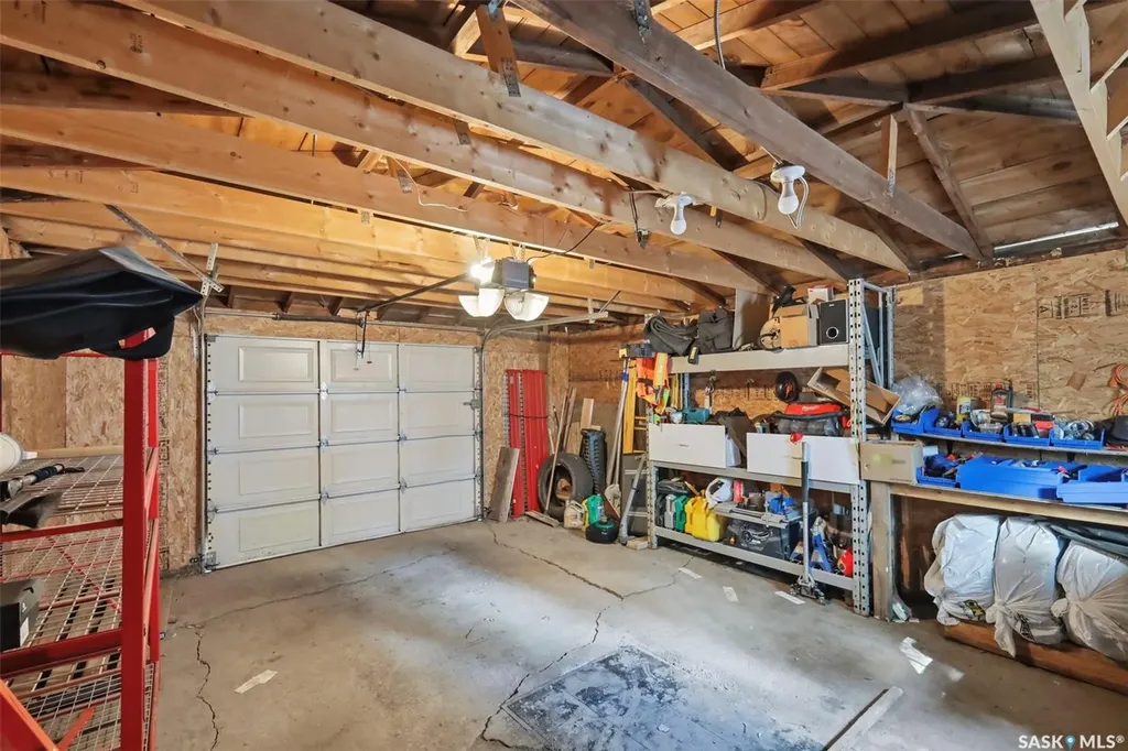 921 H Avenue N Saskatoon SK S7L 2C4