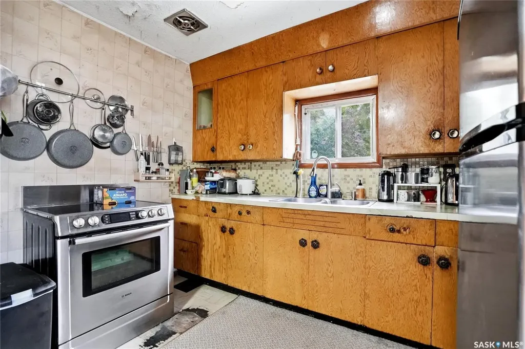 1148 K Avenue N Saskatoon SK S7N 2N8