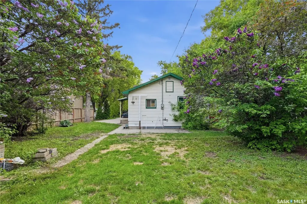 1148 K Avenue N Saskatoon SK S7N 2N8