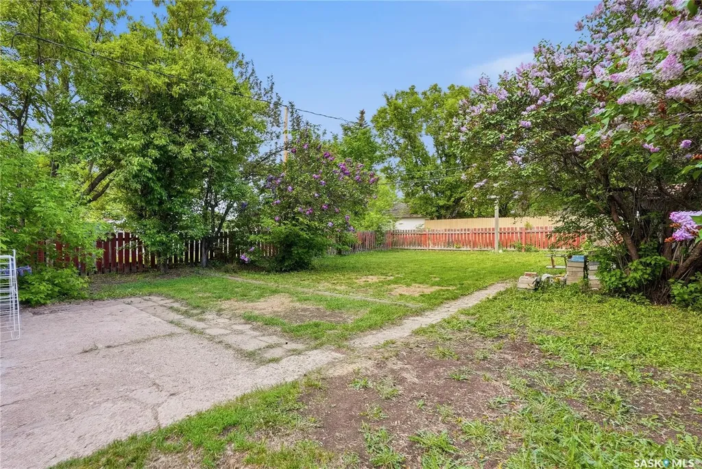 1148 K Avenue N Saskatoon SK S7N 2N8