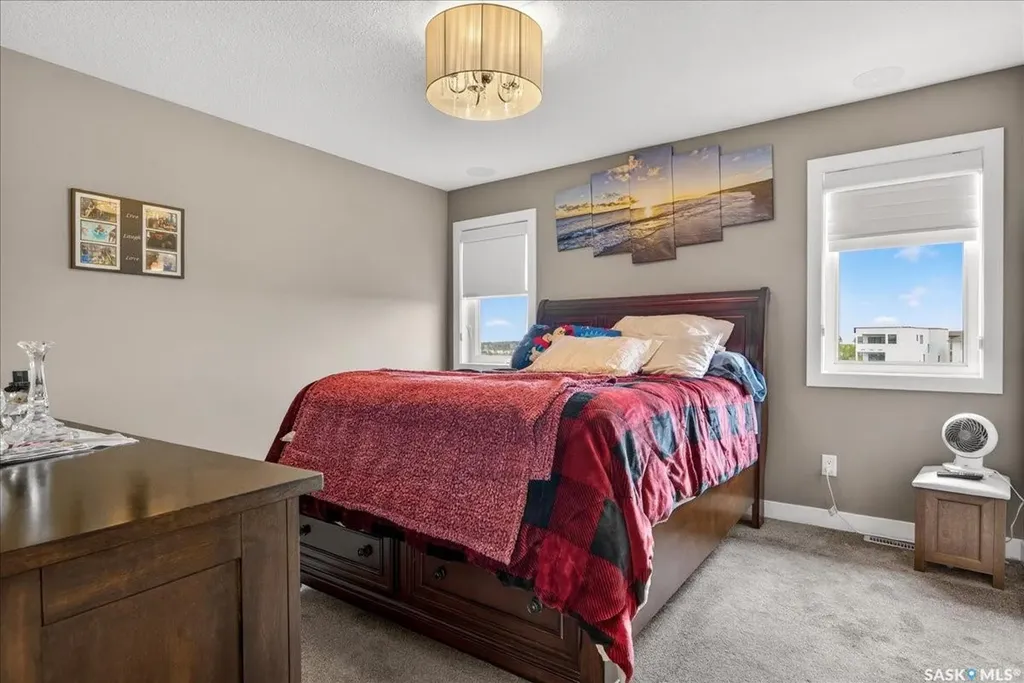 5780 Pearsall Crescent Regina SK S4W 0C7