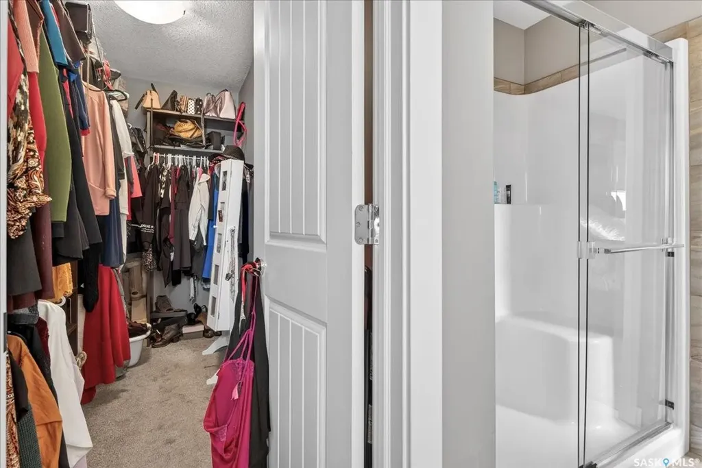5780 Pearsall Crescent Regina SK S4W 0C7