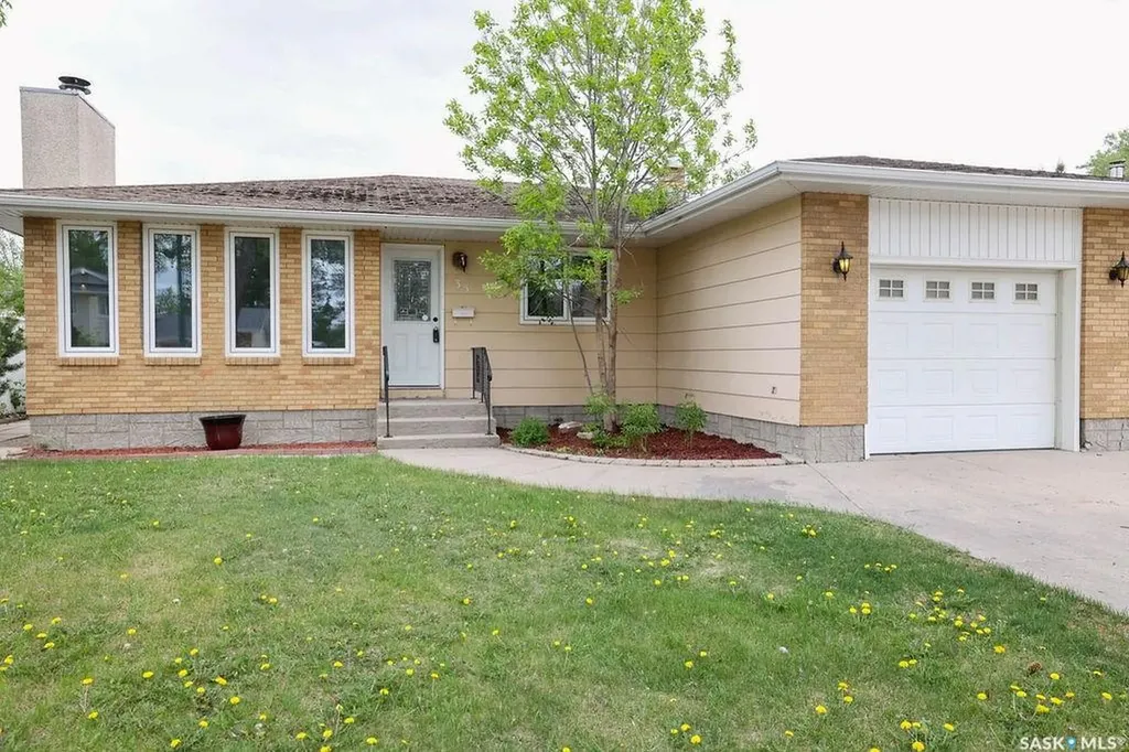 35 Chase Crescent Regina SK S4R 7Y3