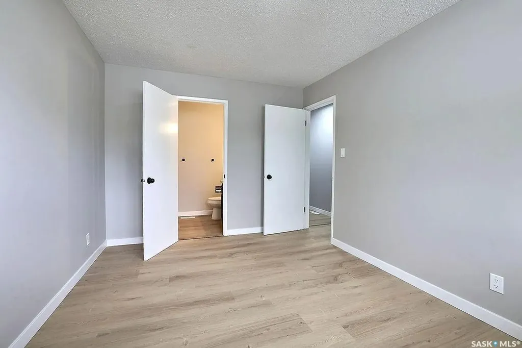 35 Chase Crescent Regina SK S4R 7Y3