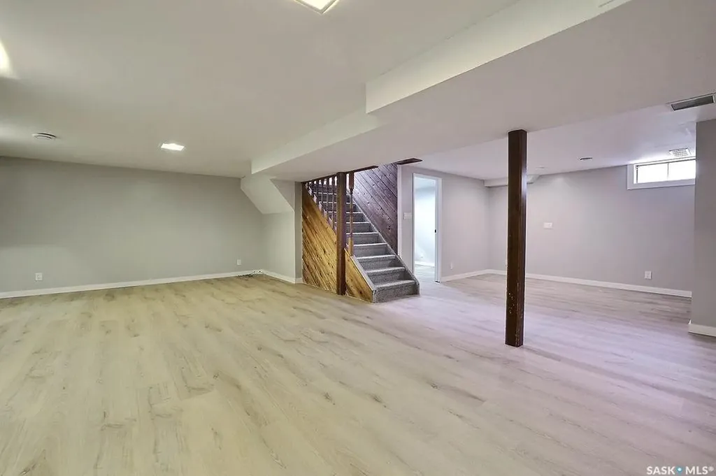35 Chase Crescent Regina SK S4R 7Y3