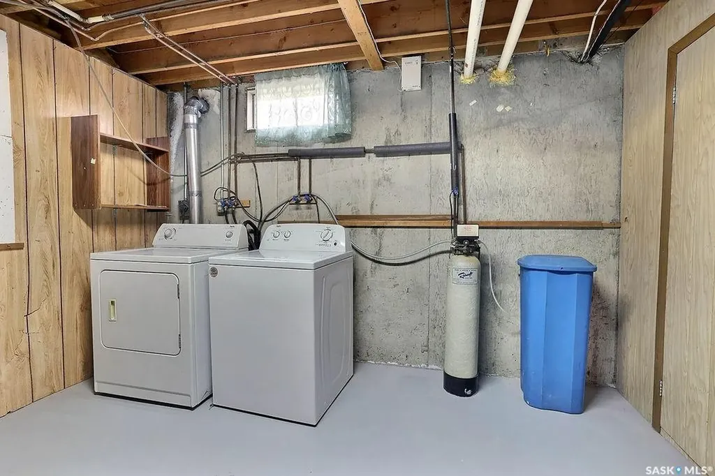 35 Chase Crescent Regina SK S4R 7Y3