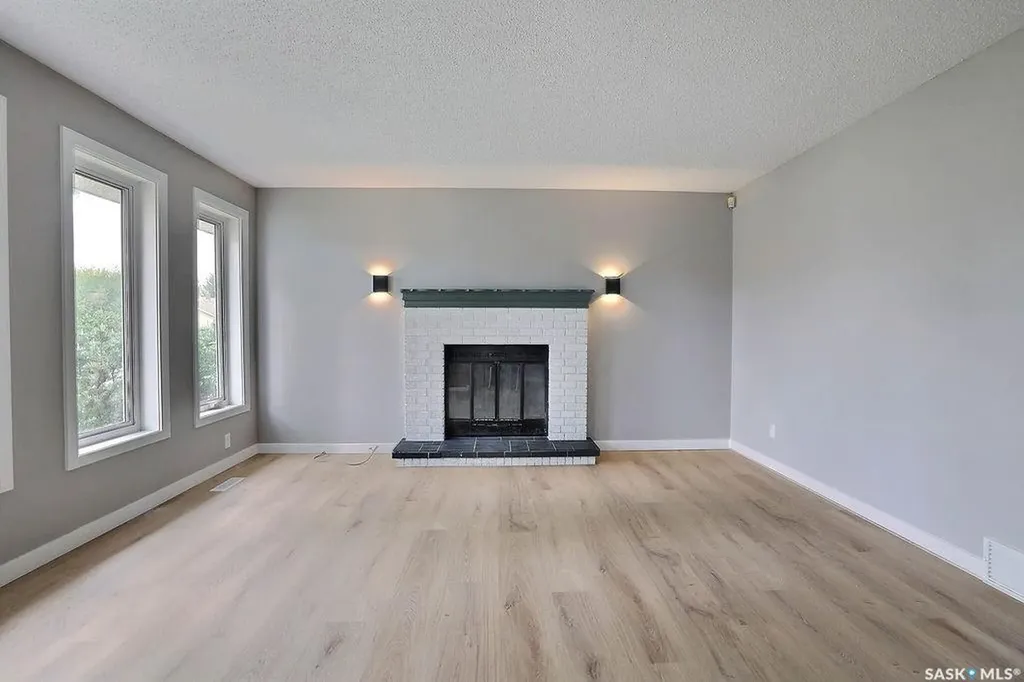 35 Chase Crescent Regina SK S4R 7Y3