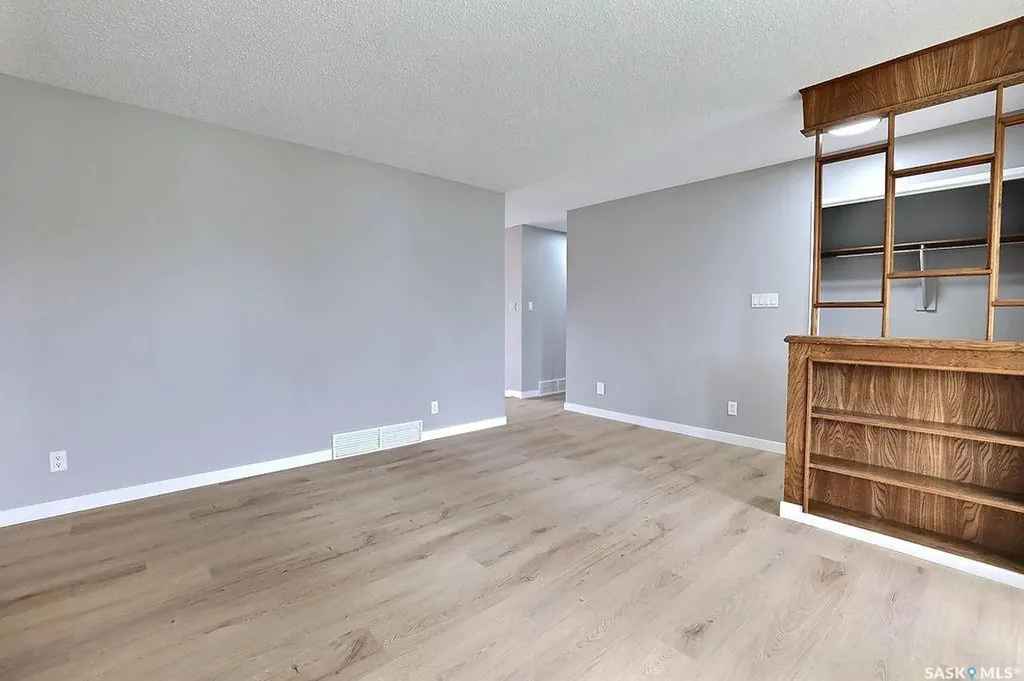 35 Chase Crescent Regina SK S4R 7Y3