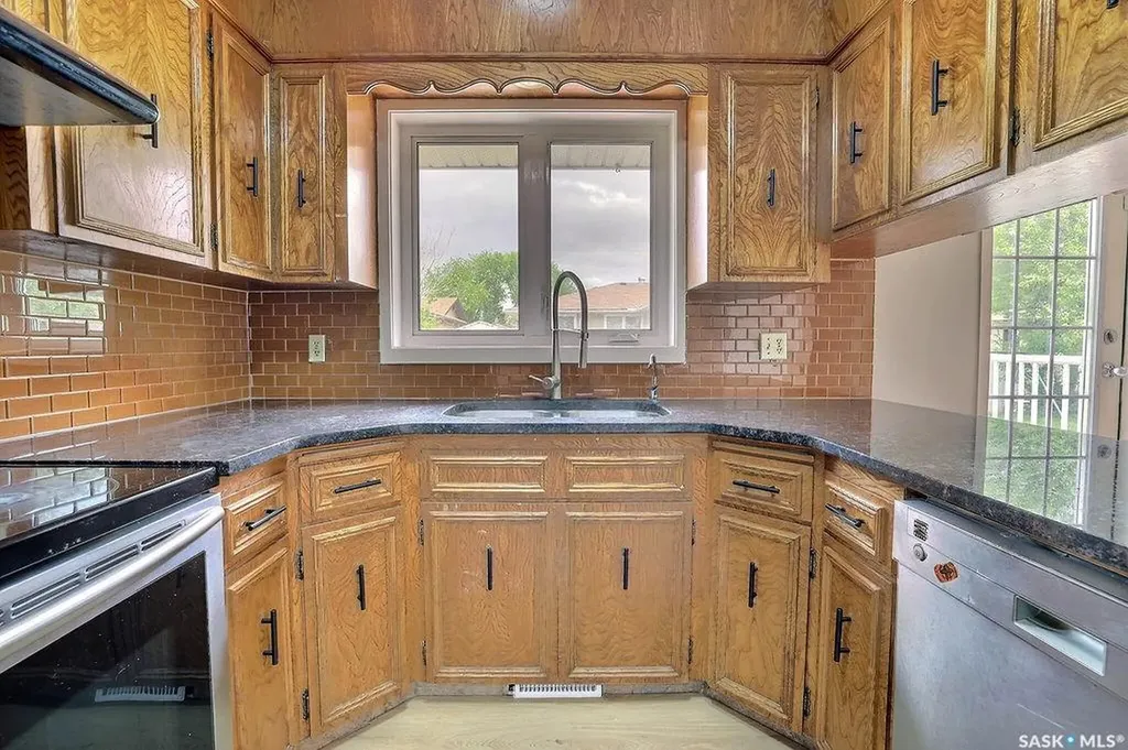 35 Chase Crescent Regina SK S4R 7Y3