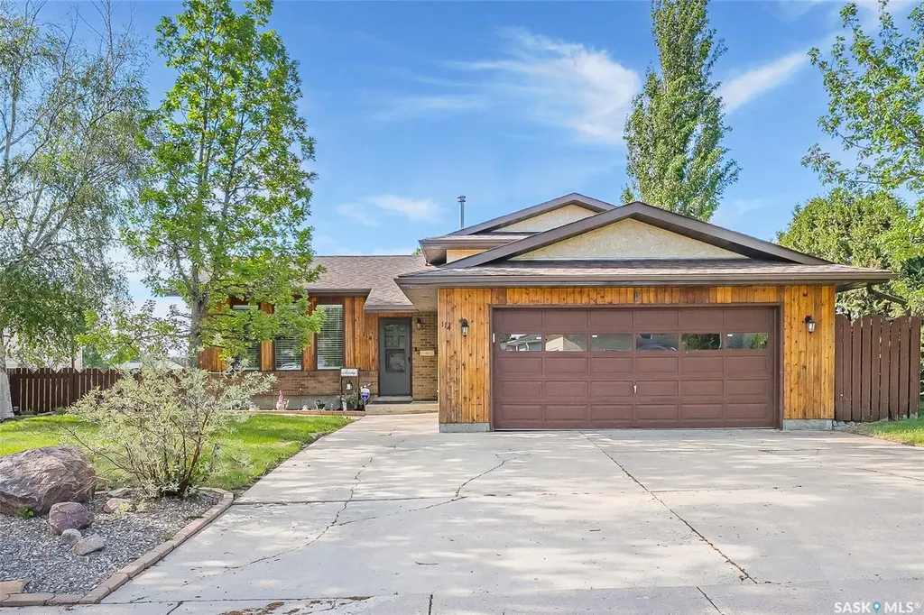 114 Sumner Crescent Saskatoon SK S7L 7A4