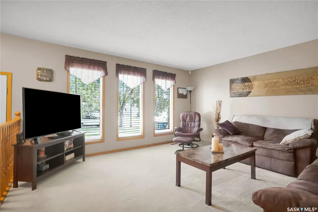 114 Sumner Crescent Saskatoon SK S7L 7A4