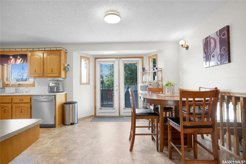114 Sumner Crescent Saskatoon SK S7L 7A4