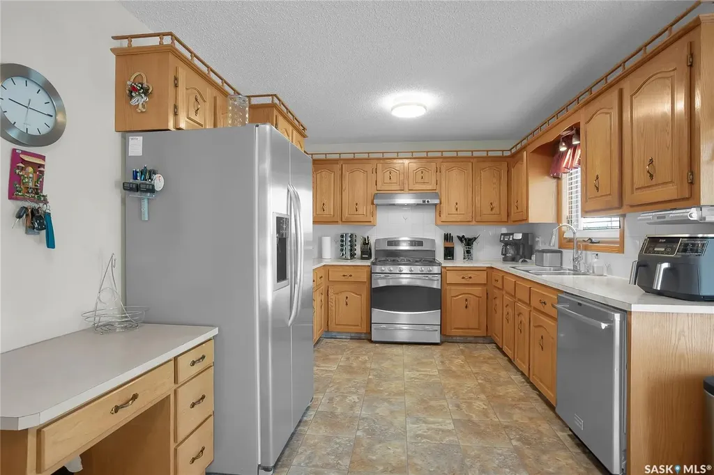 114 Sumner Crescent Saskatoon SK S7L 7A4