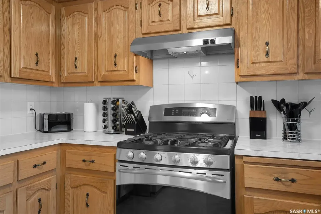 114 Sumner Crescent Saskatoon SK S7L 7A4