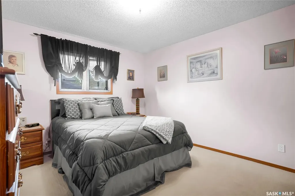 114 Sumner Crescent Saskatoon SK S7L 7A4