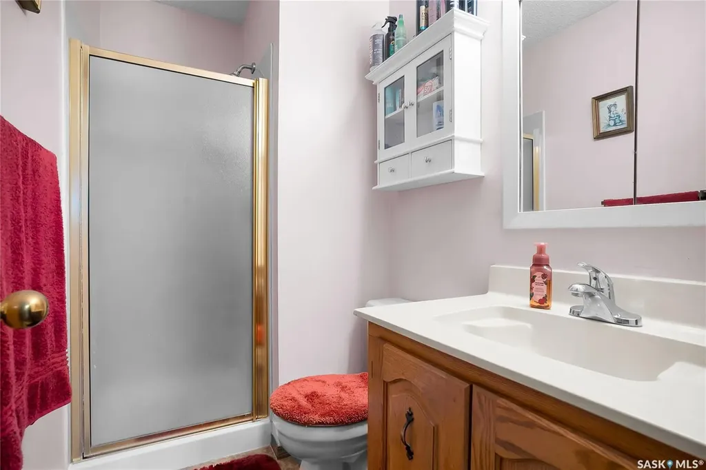 114 Sumner Crescent Saskatoon SK S7L 7A4