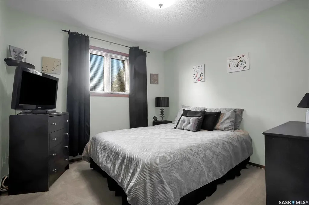 114 Sumner Crescent Saskatoon SK S7L 7A4