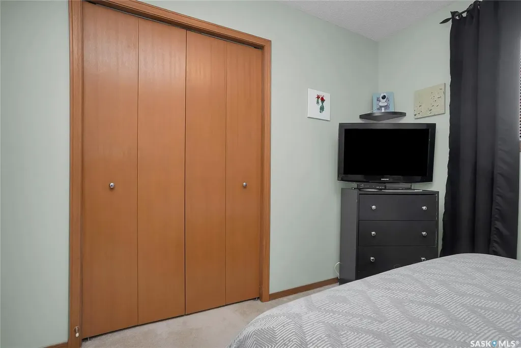 114 Sumner Crescent Saskatoon SK S7L 7A4