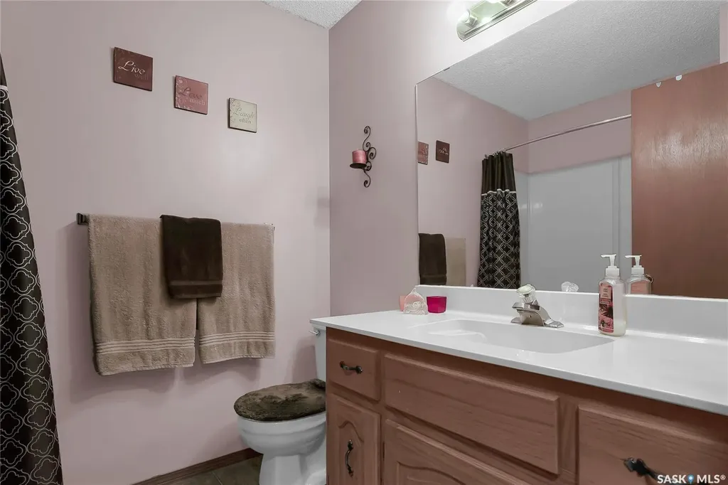114 Sumner Crescent Saskatoon SK S7L 7A4