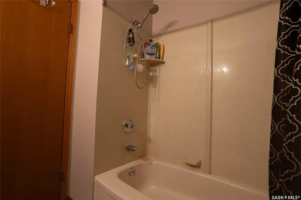 114 Sumner Crescent Saskatoon SK S7L 7A4