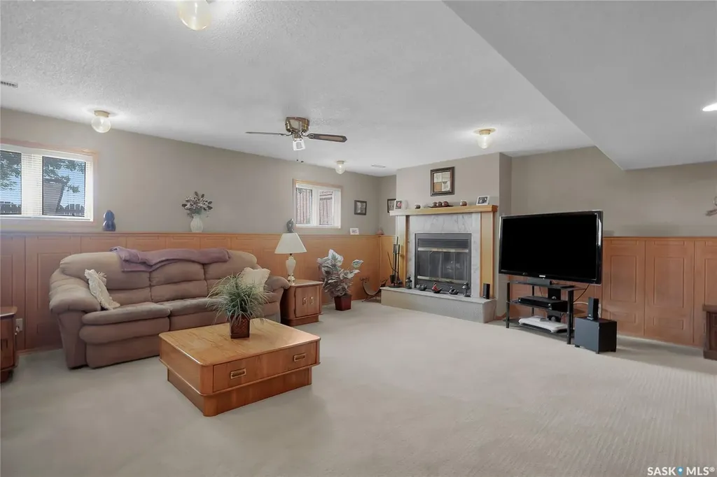 114 Sumner Crescent Saskatoon SK S7L 7A4