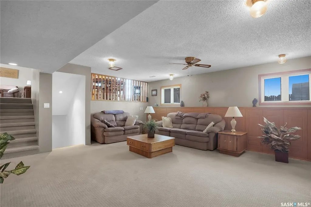 114 Sumner Crescent Saskatoon SK S7L 7A4