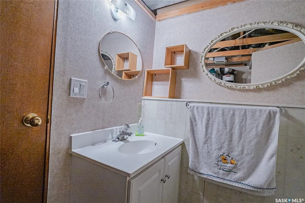 114 Sumner Crescent Saskatoon SK S7L 7A4