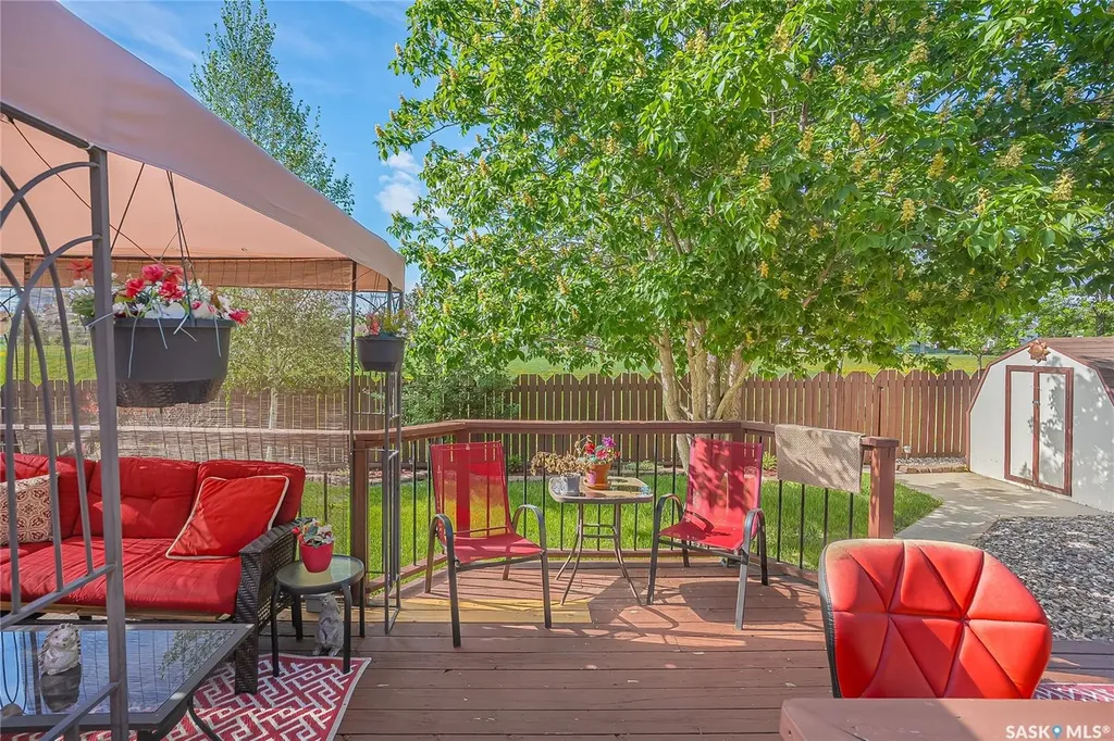 114 Sumner Crescent Saskatoon SK S7L 7A4