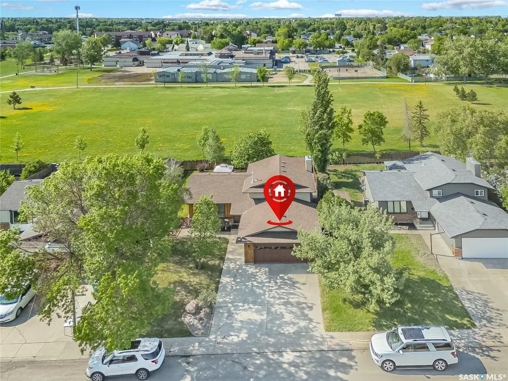 114 Sumner Crescent Saskatoon SK S7L 7A4