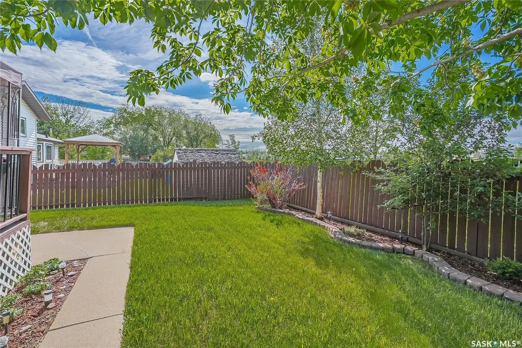 114 Sumner Crescent Saskatoon SK S7L 7A4