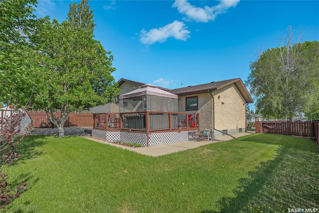 114 Sumner Crescent Saskatoon SK S7L 7A4