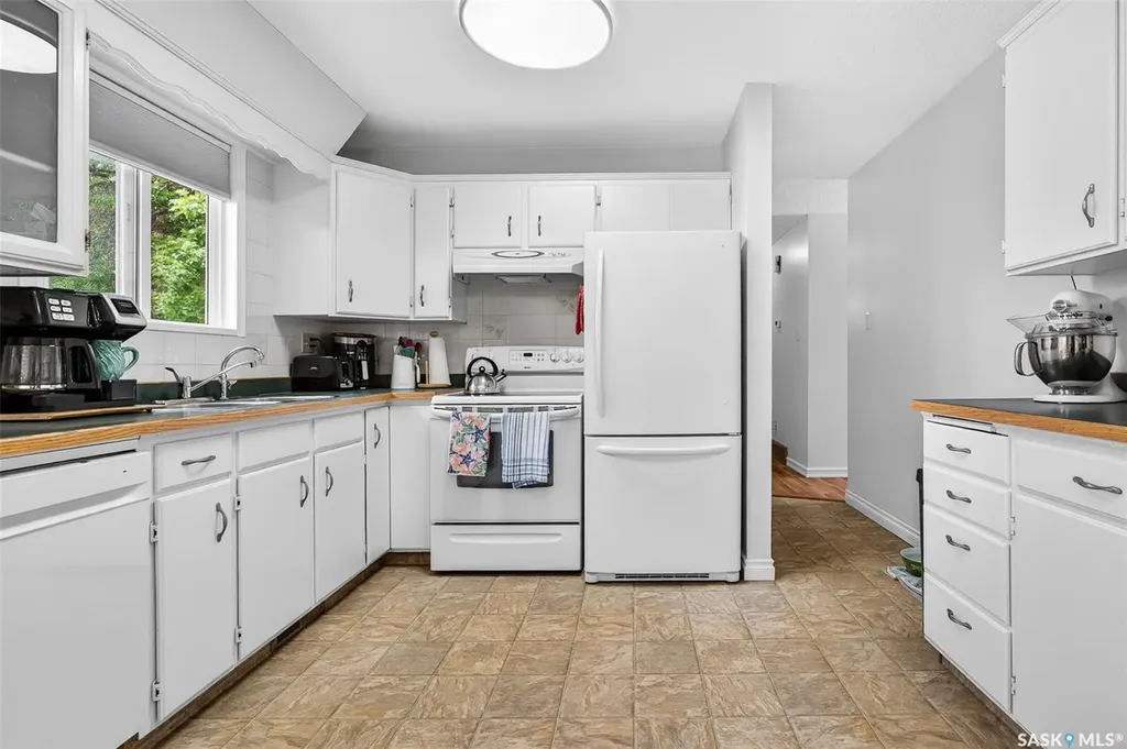 1031 Ross Street E Moose Jaw SK S6H 7H4