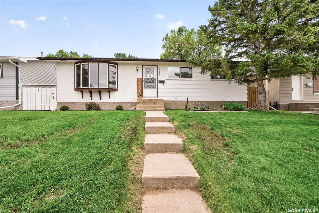 1031 Ross Street E Moose Jaw SK S6H 7H4