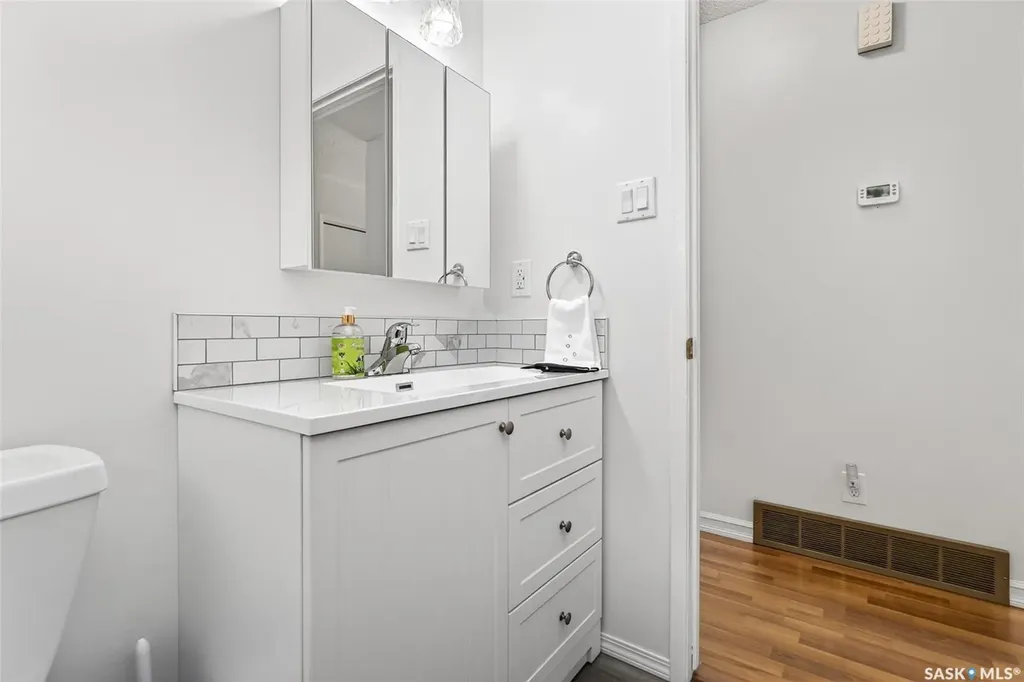 1031 Ross Street E Moose Jaw SK S6H 7H4