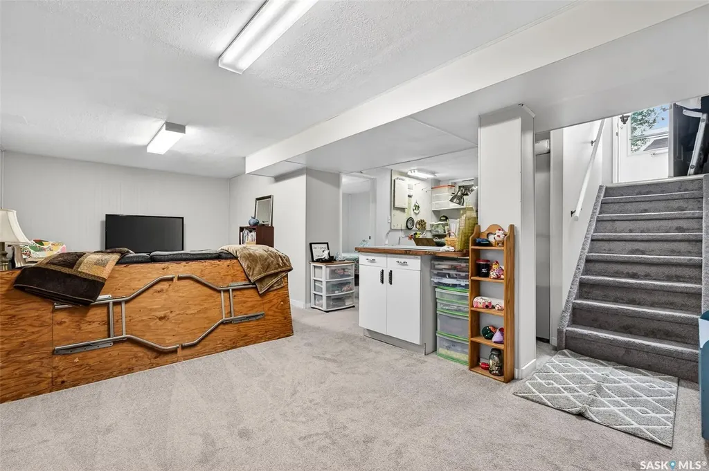 1031 Ross Street E Moose Jaw SK S6H 7H4