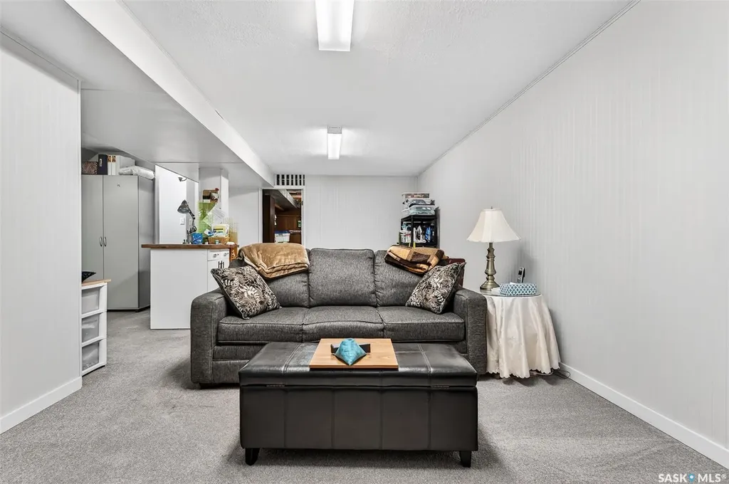 1031 Ross Street E Moose Jaw SK S6H 7H4